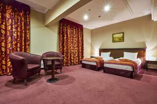 Отель Yantra Grand Hotel Велико-Тырново Двухместный номер с 2 отдельными кроватями - Бесплатный доступ к бассейну-5