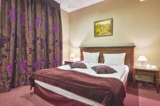 Отель Yantra Grand Hotel Велико-Тырново Двухместный номер с 2 отдельными кроватями - Бесплатный доступ к бассейну-8